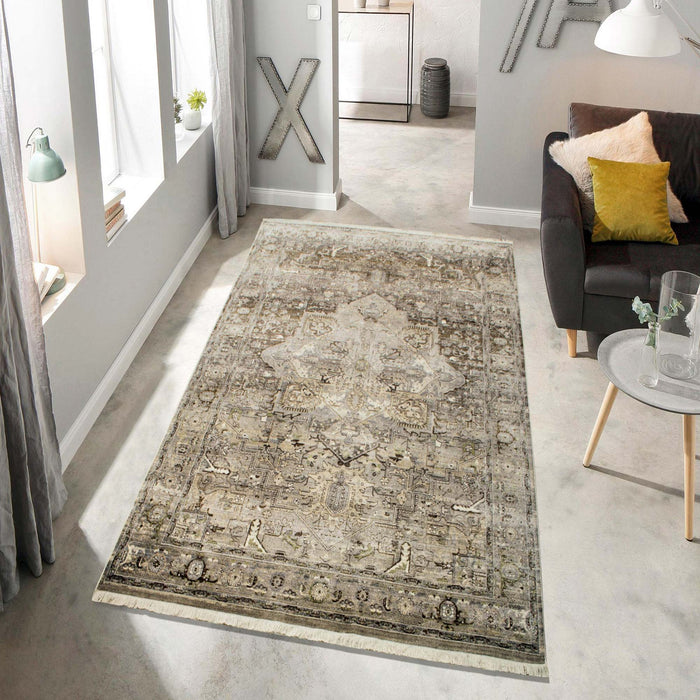 Savoy Traditional Area Rug - Beige and Cream