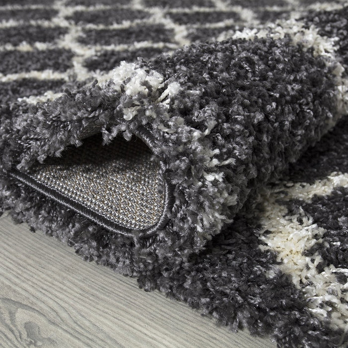 Trellis Shaggy Grey & White Rug