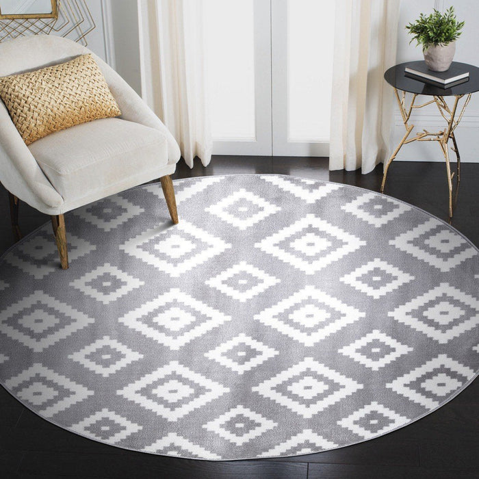 Trendy Diamond Trellis Rug - Grey