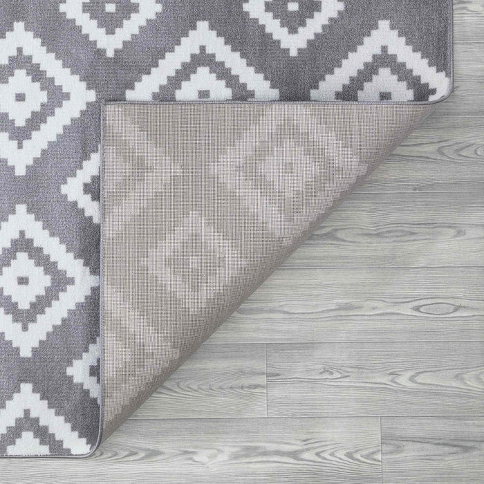 Trendy Diamond Trellis Rug - Grey