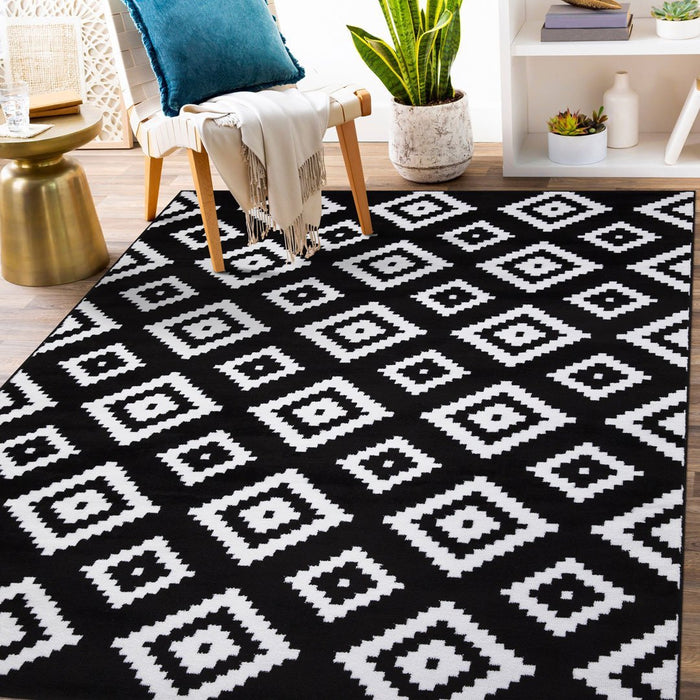 Trendy Diamond Trellis Rug V2 - Black